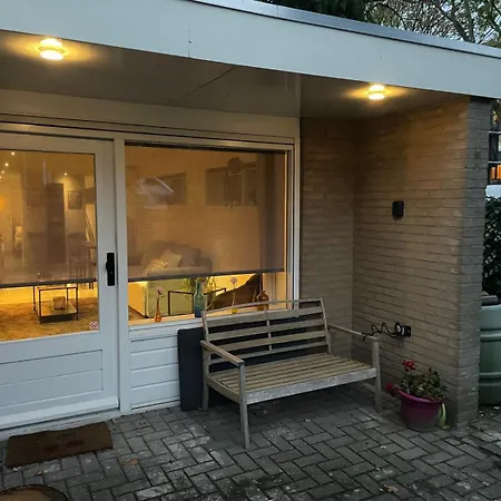 Gastensuite Flora Bed and Breakfast 3*