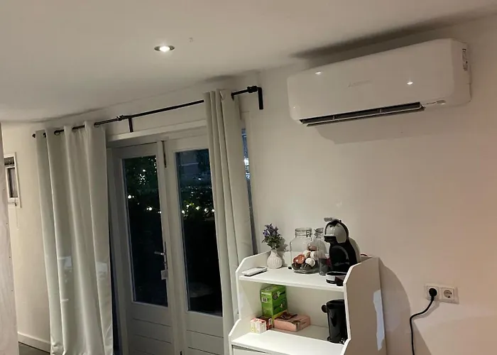 Gastensuite Flora فندق مبيت وإفطار 3*