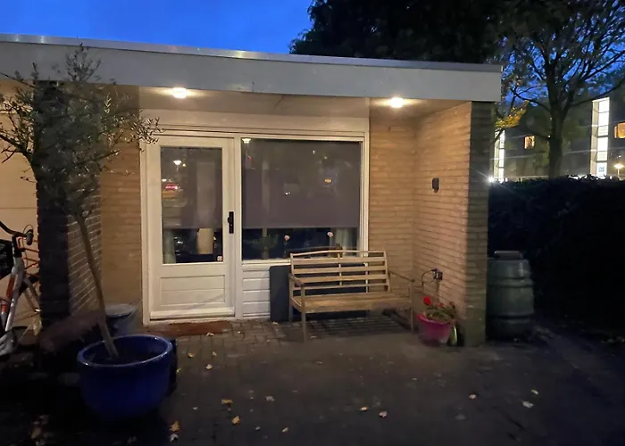 Gastensuite Flora Bed and Breakfast 3*