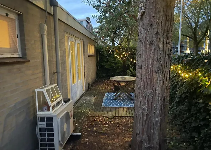 Bed and Breakfast Gastensuite Flora 3*